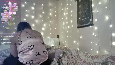 emma_just online show from March 10, 8:29 am