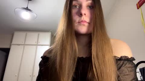 emma_just online show from January 17, 2:39 pm
