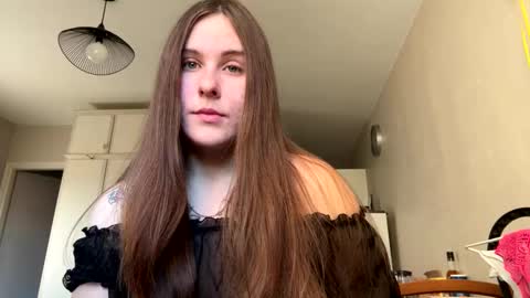 emma_just online show from February 6, 8:07 am