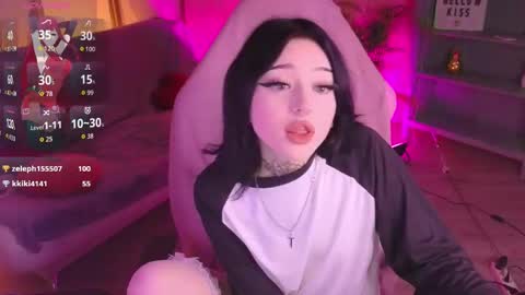 emma_kirks online show from May 26, 12:37 pm