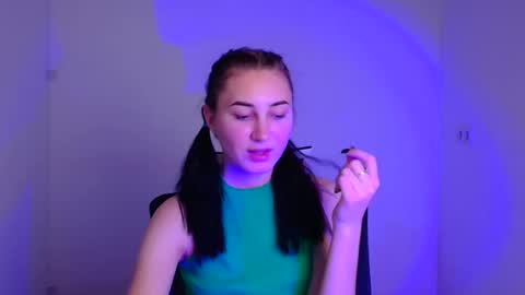 Emma online show from December 5, 6:10 am