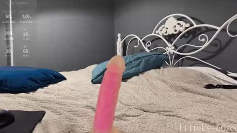 Emma Voss online show from October 9, 5:39 pm