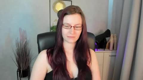 emma online show from May 26, 5:40 am