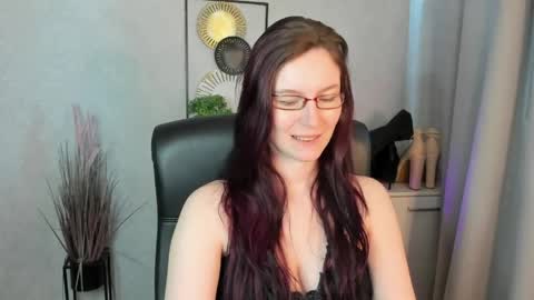 emma online show from May 25, 5:28 am
