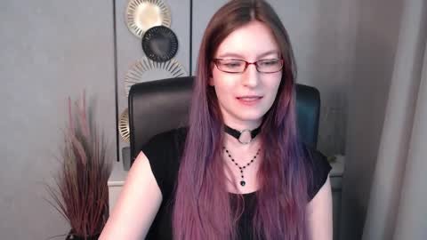 emma online show from December 11, 6:25 am