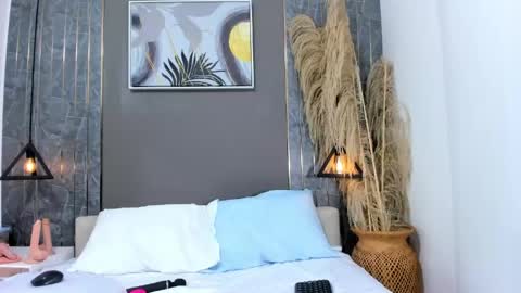 Emma online show from April 15, 11:22 am