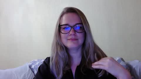 emma_misty_ online show from October 20, 5:38 pm