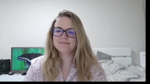 emma_misty_ online show from March 30, 7:46 pm