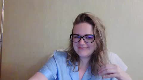 emma_misty_ online show from October 10, 3:50 pm