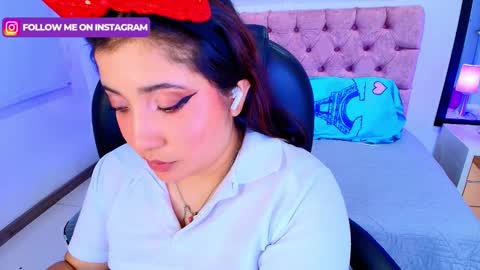 Emma Monserratt online show from November 20, 8:10 pm