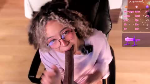     online show from March 7, 11:06 am