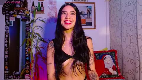 Snapshot of emma_pole_88 chatting on December 22, 11:09 pm Sara Luna online show from December 22, 11:09 pm