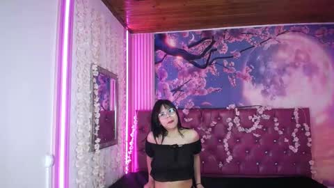 emma_ricci23 online show from September 22, 4:16 pm
