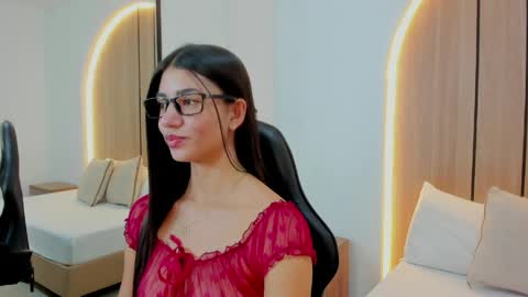 E M M A online show from April 10, 7:53 pm