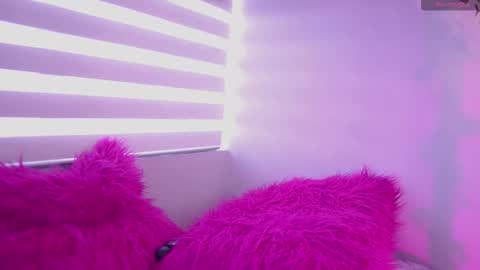 EMMA  online show from October 15, 7:05 pm