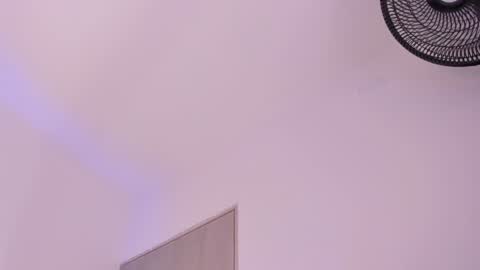 Ema online show from December 13, 7:43 pm