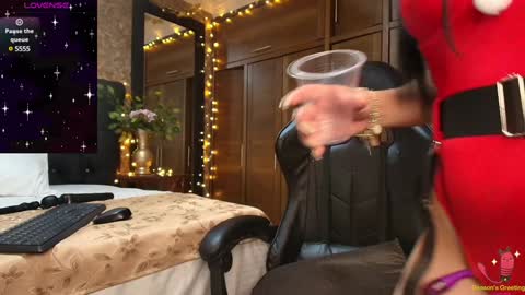Emma online show from December 7, 8:16 pm