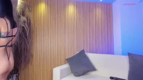 Snapshot of emmaa_robertts chatting on February 18, 3:54 pm Emma Everyday From 0530 to 1430 Col Time online show from February 18, 3:54 pm
