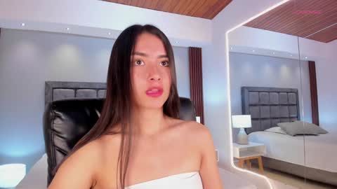 Snapshot of emmaa_robertts chatting on January 3, 12:30 pm Emma Everyday From 0530 to 1430 Col Time online show from January 3, 12:30 pm