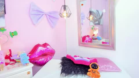 Emma  online show from March 15, 5:26 pm