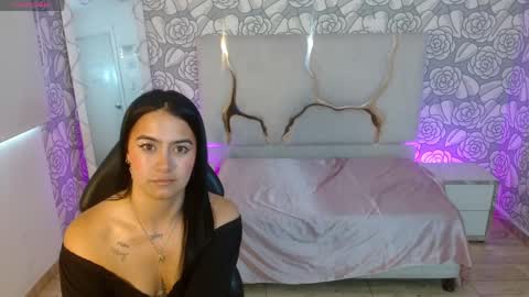 emmaa_tay1 online show from April 19, 6:10 pm