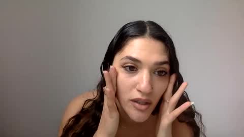 Emma online show from December 4, 5:44 pm