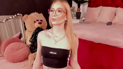 Em online show from June 10, 3:28 am