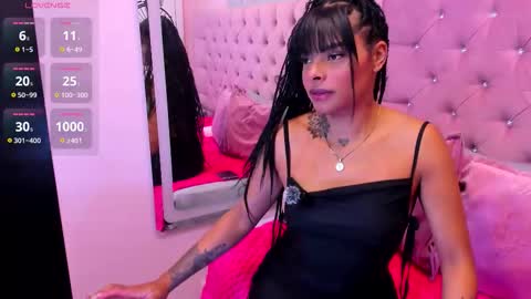 emmaebony_ online show from March 26, 11:45 am