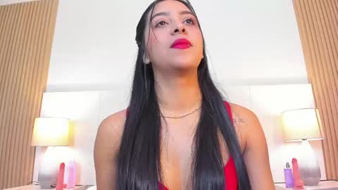 emmaespencer  online show from May 7, 11:36 am