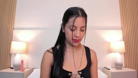 emmaespencer  online show from May 22, 11:52 am
