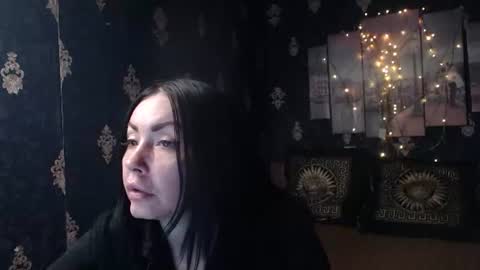 EmmaGoldX online show from March 3, 10:10 am