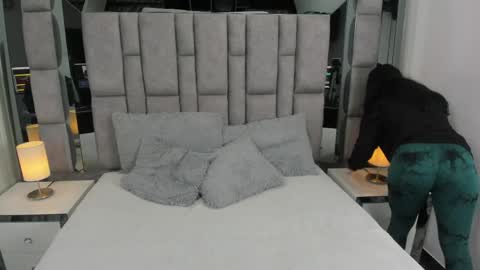 EMMA HILL online show from May 6, 11:03 am
