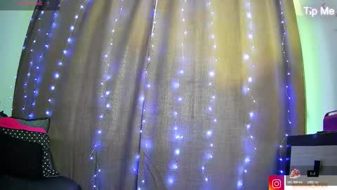 EmmaKrosss online show from May 11, 11:56 am