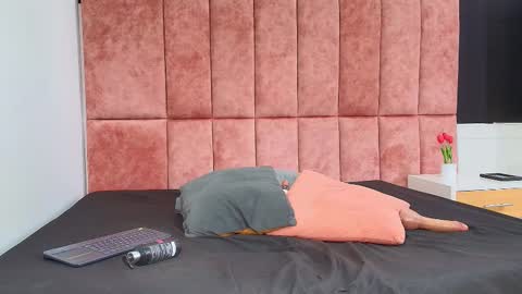 E M M A   online show from March 7, 3:08 pm