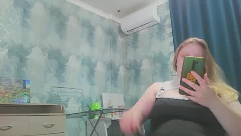 emmamelody online show from October 20, 10:51 am