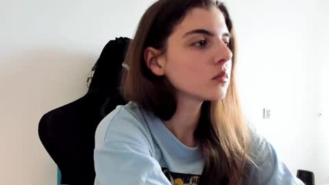 Emma online show from April 25, 1:03 pm