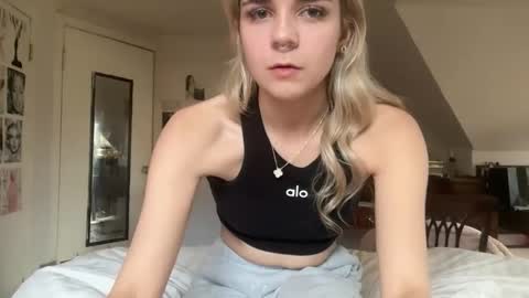 EmmaAngel online show from April 4, 4:17 pm