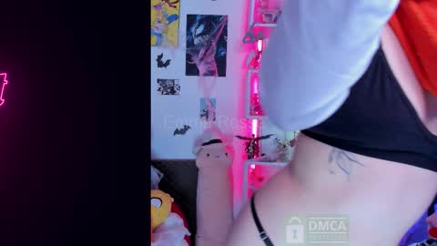 Emma online show from October 31, 8:35 pm