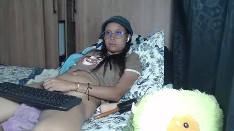 Snapshot of emmasweet95 chatting on January 16, 7:17 am emmasweet95 online show from January 16, 7:17 am