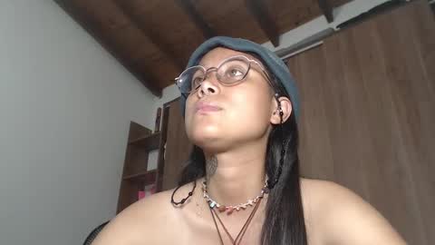 Snapshot of emmasweet95 chatting on January 23, 7:32 am emmasweet95 online show from January 23, 7:32 am