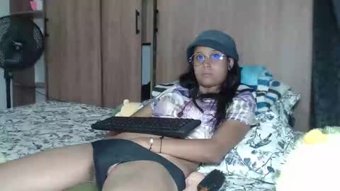 Snapshot of emmasweet95 chatting on January 25, 9:46 pm emmasweet95 online show from January 25, 9:46 pm