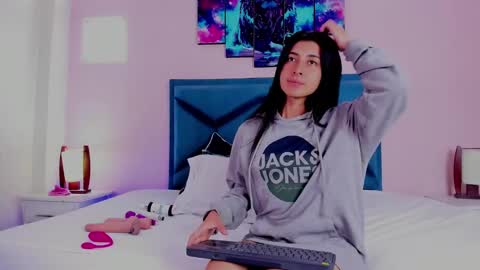 Emma  online show from January 2, 1:51 pm