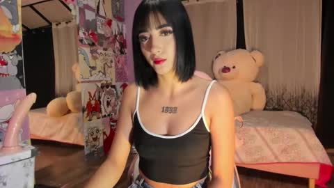 Snapshot of emmi_lyy chatting on September 22, 3:27 am emmi_lyy online show from September 22, 3:27 am