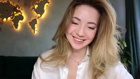 Miss Emmi online show from March 22, 8:53 am