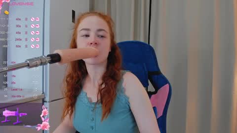 Snapshot of emmicanfly chatting on January 31, 2:48 am Emmi online show from January 31, 2:48 am