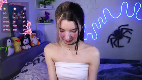 emmie_everly online show from May 8, 9:16 pm