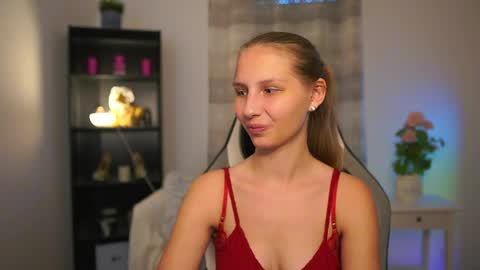 Emmie online show from May 13, 2:01 pm