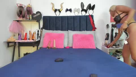          online show from March 16, 12:20 pm