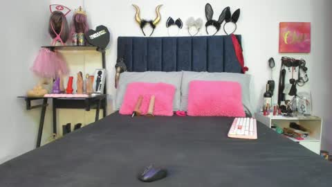          online show from May 13, 12:22 pm