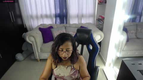 Emmily online show from December 21, 10:19 pm